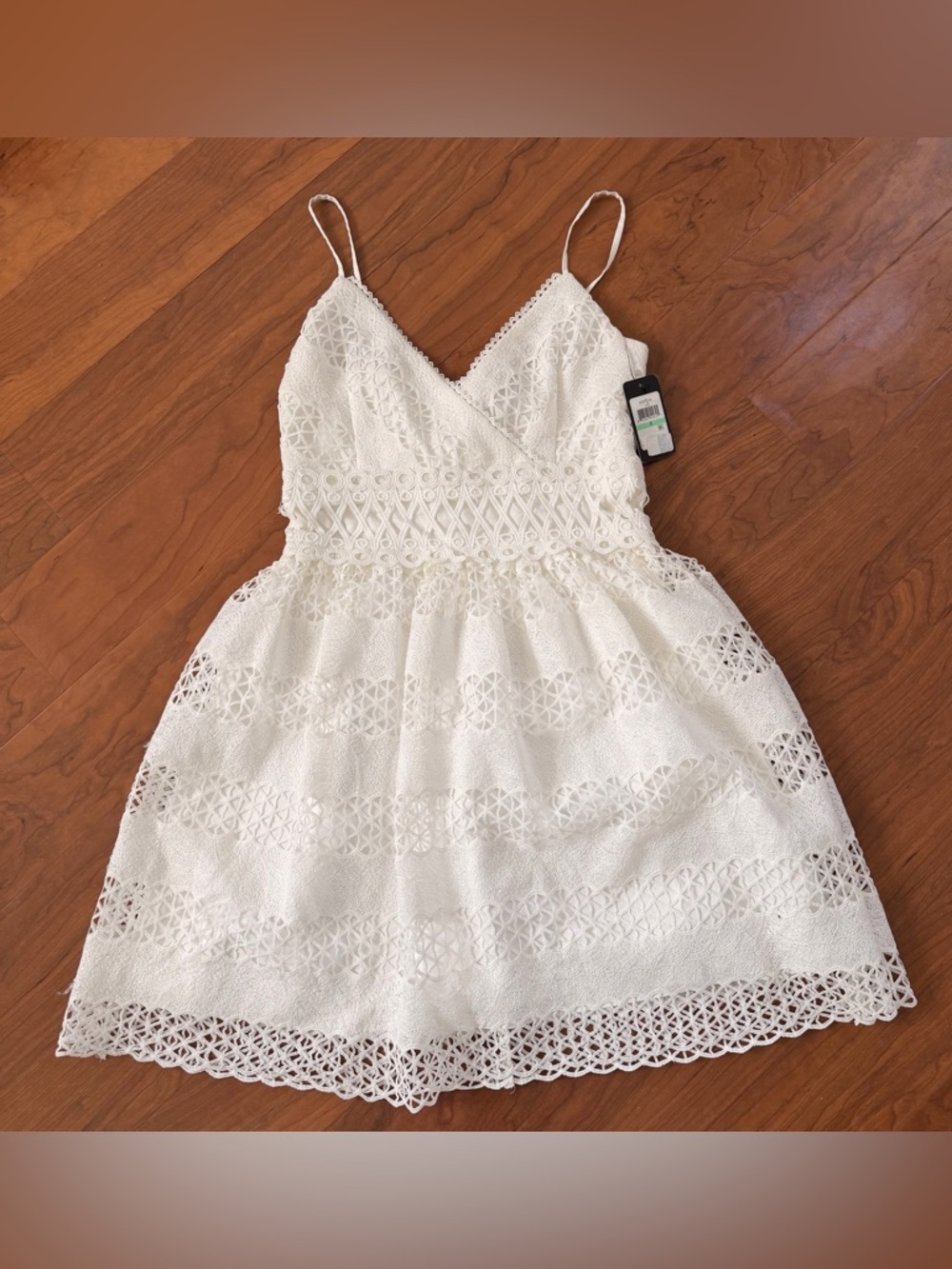 Guess Womens Sz 8 Ivy Dress Short Fit & Flare White Lace Sleeveless Zip Back NWT